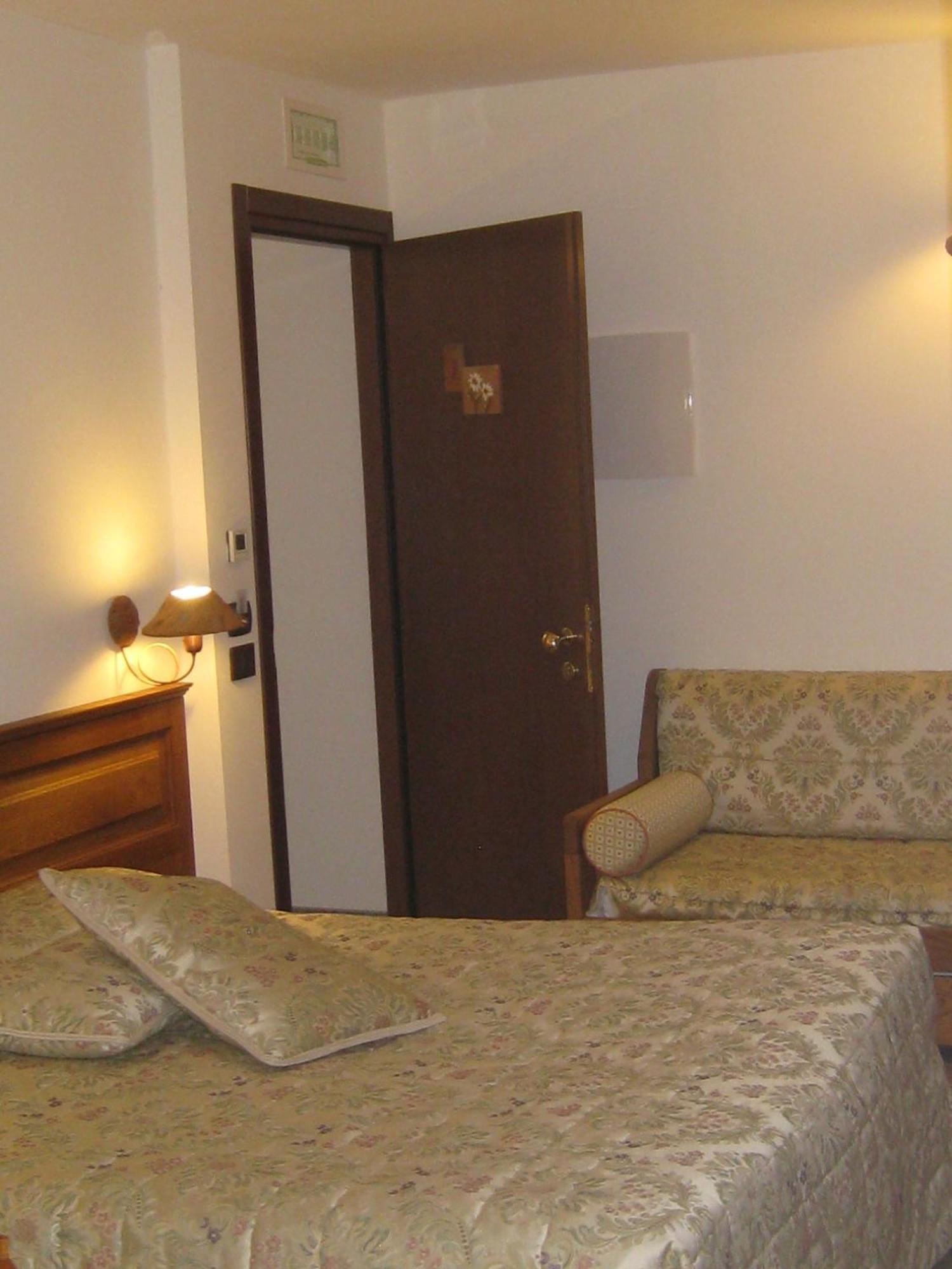Hotel Villa Plinia Pragelato Ngoại thất bức ảnh
